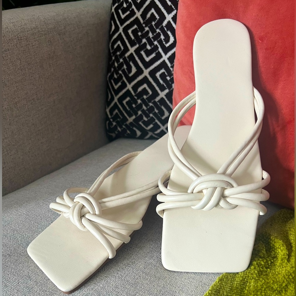 Cream Square Toed Knot Sandals - SZ 11